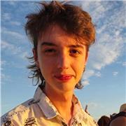 Estudante de engenharia elétrica pela USP dá aulas de reforço de exatas (matemática, física e química) e auxílio pré-vestibula